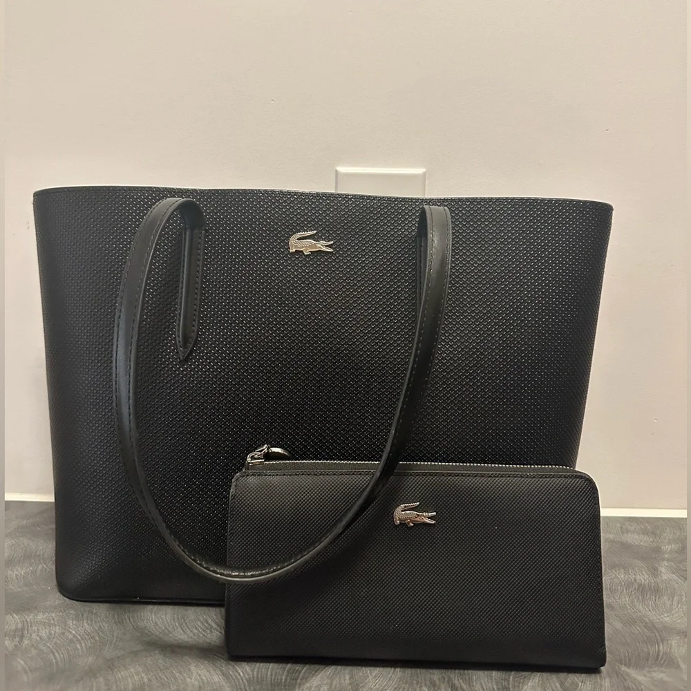LACOSTE SAC CABAS CHANTACO EN CUIR PIQUÉ + PORTEFEUILLE - Picture 1 of 12